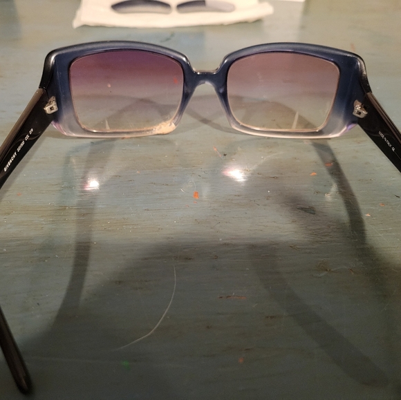 Vintage late 70's/Early 80's Givenchy Sunglasses, Navy - Picture 3 of 7